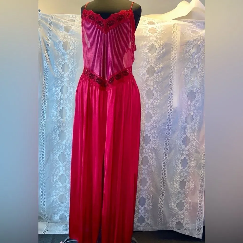 VTG, Style Vanity Elegant Red Lace Romantic Nightgown Size Appropriate ML No Tag